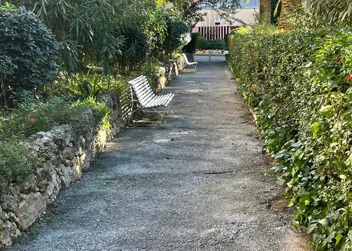 Petit Deux Pieces Avec Piscine