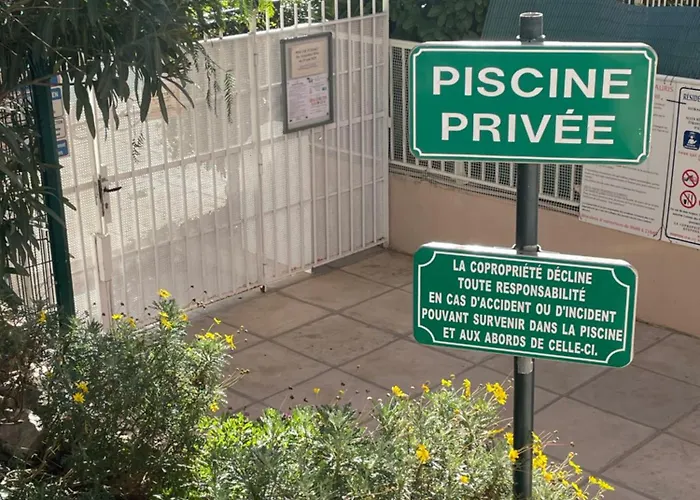 Petit Deux Pieces Avec Piscine