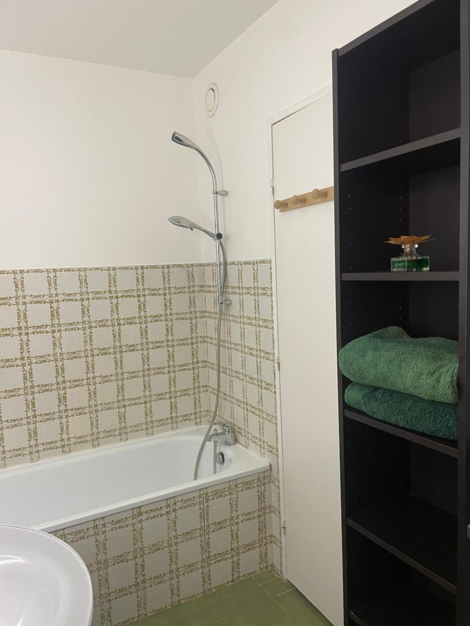 Appartement Petit Deux Pieces Avec Piscine Vallauris