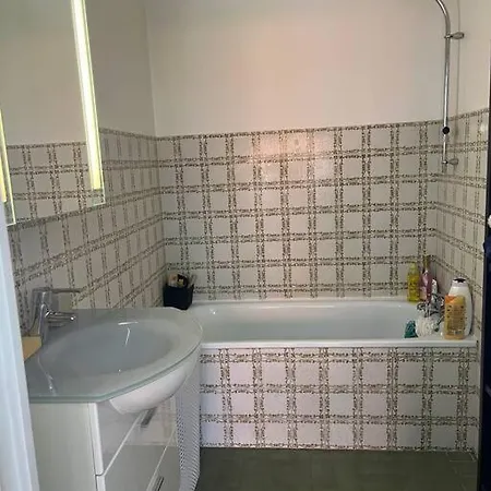 Petit Deux Pieces Avec Piscine Apartment Vallauris Exterior photo