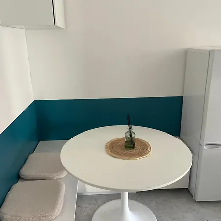 Petit Deux Pieces Avec Piscine Apartment Vallauris Exterior photo