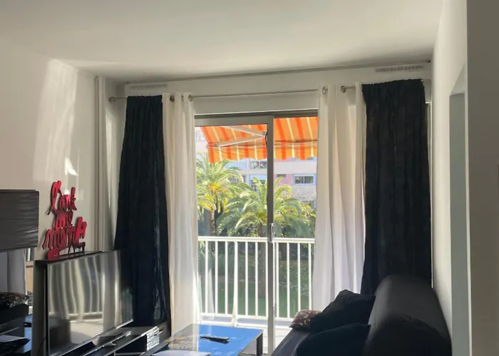 Petit Deux Pieces Avec Piscine