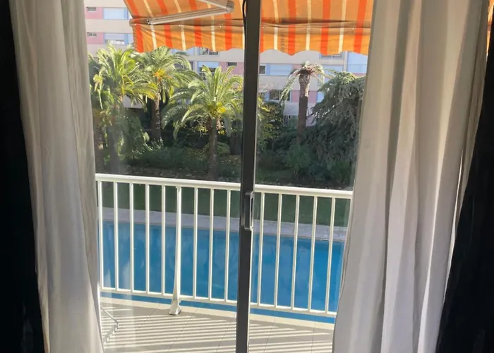 Petit Deux Pieces Avec Piscine