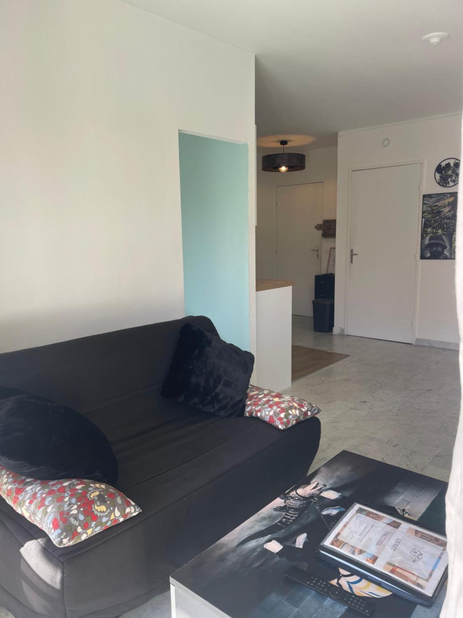 Petit Deux Pieces Avec Piscine *